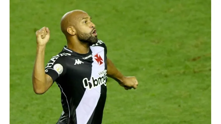 Fellipe Bastos mira títulos pelo Vasco