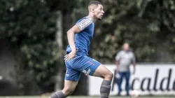 Alex Nascimento celebra estreia sob comando de Cuca