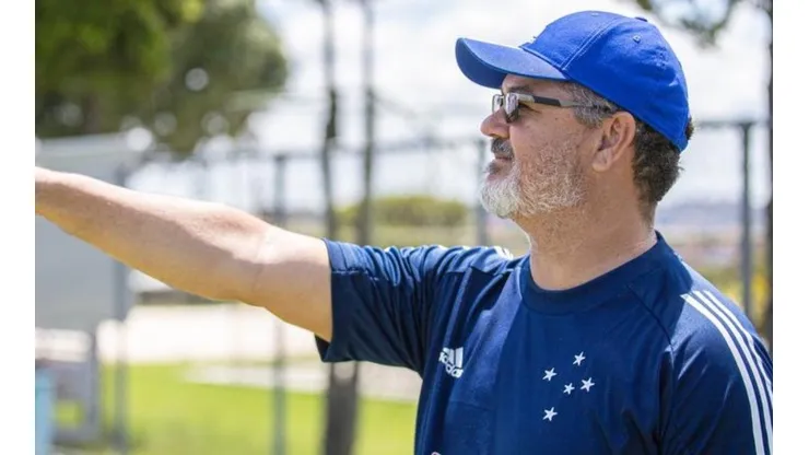 Micale se vê "sem prestígio" no Cruzeiro e também deixa o clube