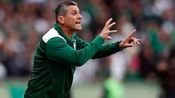 Coritiba ganha reforço de meio-campista para a sequência da temporada e Jorginho avalia