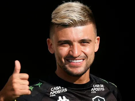 Com retorno de Victor Luis, Botafogo encaminha escalação para jogo contra o Athletico