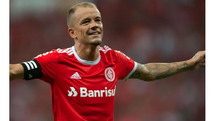 Inter encaminha renovação de D'Alessandro