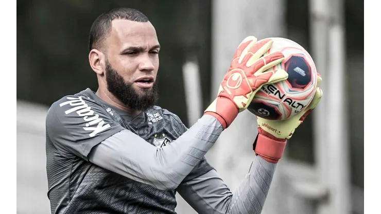 Santos fecha acordo por Everson e meio-campista do Atlético é envolvido