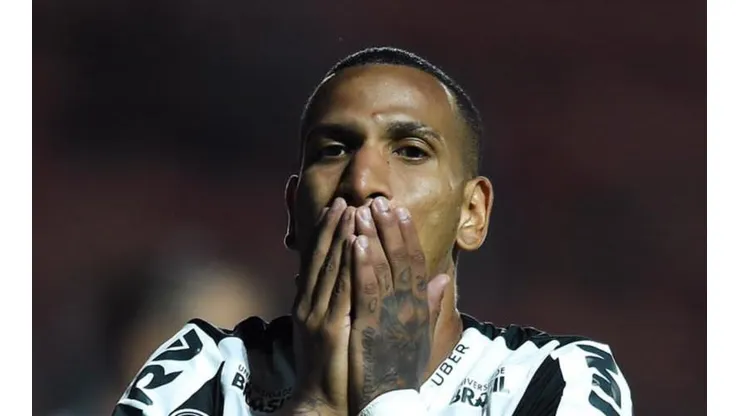 Tiago Nunes mantém Otero no banco de reservas do Corinthians