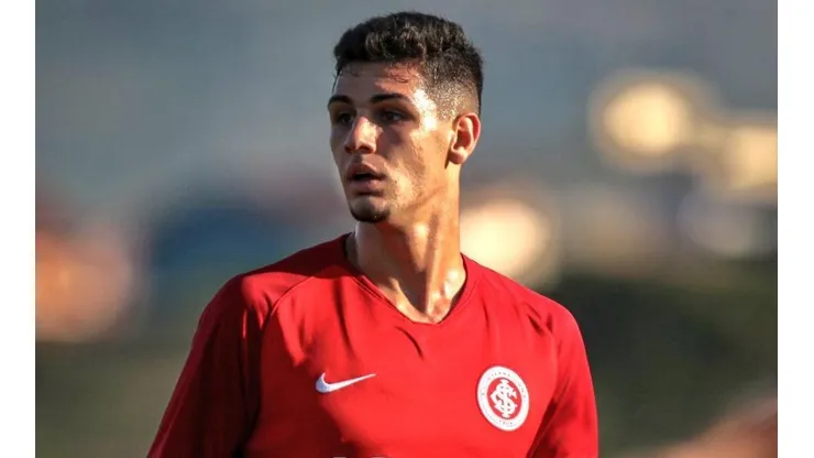 Coudet deve dar sequência para Johnny no time titular do Inter