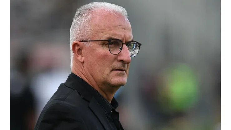Atacante indicado por Dorival deixa o Athletico