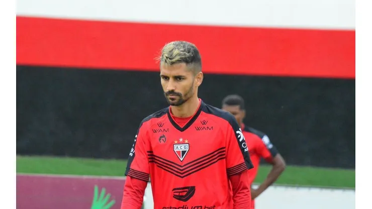 Athletico busca a contratação de Jorginho, do Atlético-GO