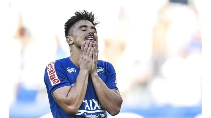 Fifa volta a punir o Cruzeiro por dívida e atrapalha planos de Enderson