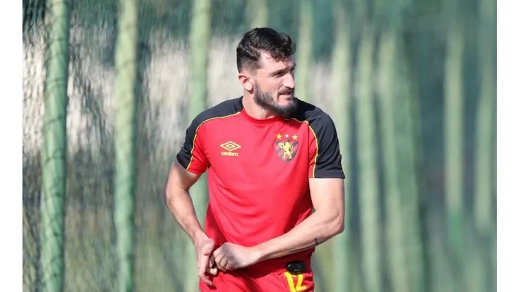 Cruzeiro estuda proposta por Sander para lateral esquerda