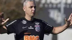 Tiago Nunes 'ignora' desempenho e comemora vitória do Corinthans