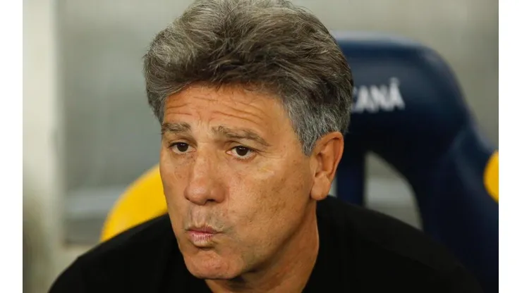 Athletico tenta envolver atacante de R$ 360 milhões na troca por Wellington