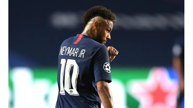L'Equipe informa que Neymar e outros dois jogadores do PSG teriam contraído Covid-19