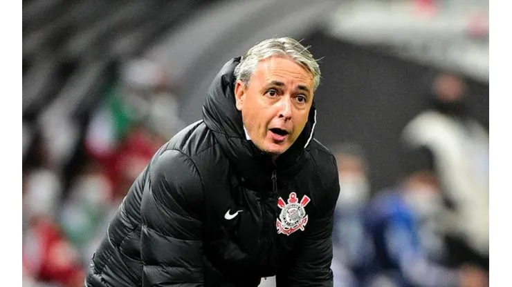 Meia-atacante rompe ligamento do joelho e preocupa Tiago Nunes