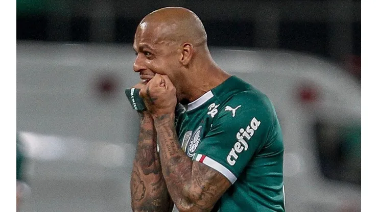 Felipe Melo alfineta árbitro por maneirar em entrada em Lucas Lima