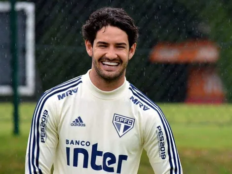 Pato tem conversa com Renato sobre acerto com o Grêmio