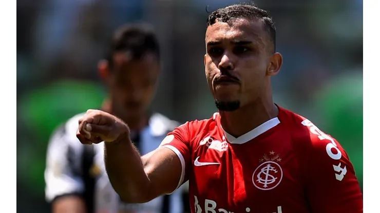 Cruzeiro adianta conversa com Inter para trazer Pottker ao ataque