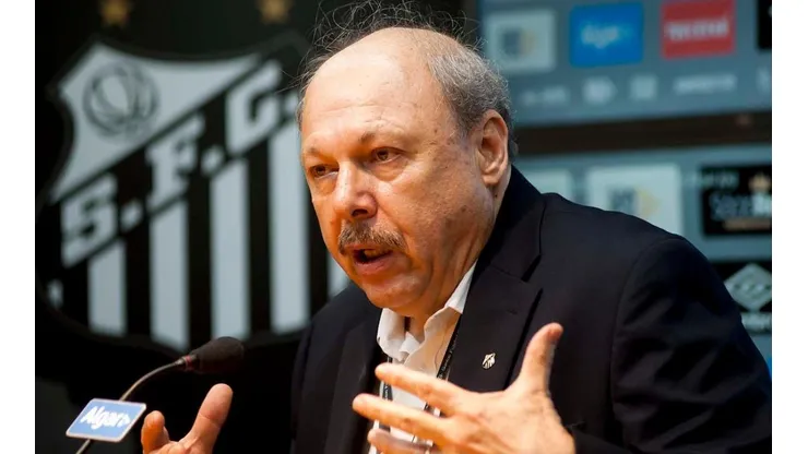 Peres deixa 'brecha' e representante do Al-Nasr avança para contratar Marinho