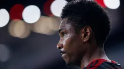 Retorno de atacante pode fazer Vitinho perder espaço no Fla