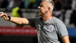 Duílio garente Tiago Nunes, mas espera evolução no futebol apresentado pelo time