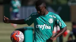 Palmeiras encaminha as saídas de Angulo e Wesley