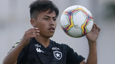 Lecaros é sondado e pode deixar o Botafogo