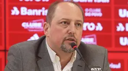 Barcellos encerra assunto sobre Alexandre Pato: "Página virada"