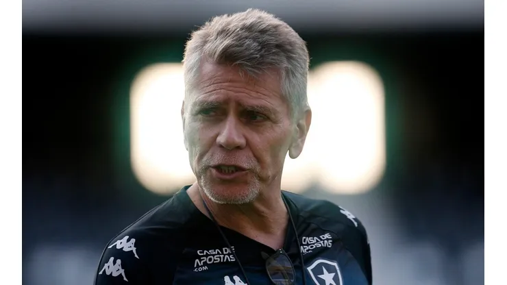 Autuori vai na contramão da torcida e não culpa VAR por derrota do Botafogo