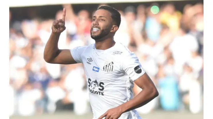 Fluminense faz sondagem ao lateral Jorge para o lugar de Egídio
