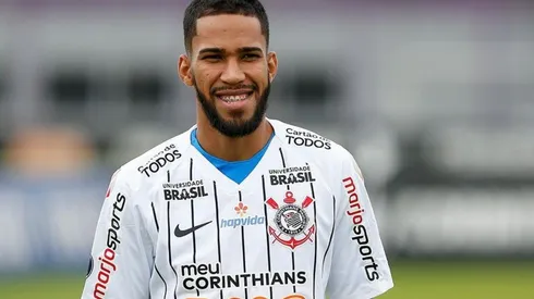 Cruzeiro demonstra interesse em Everaldo, do Corinthians