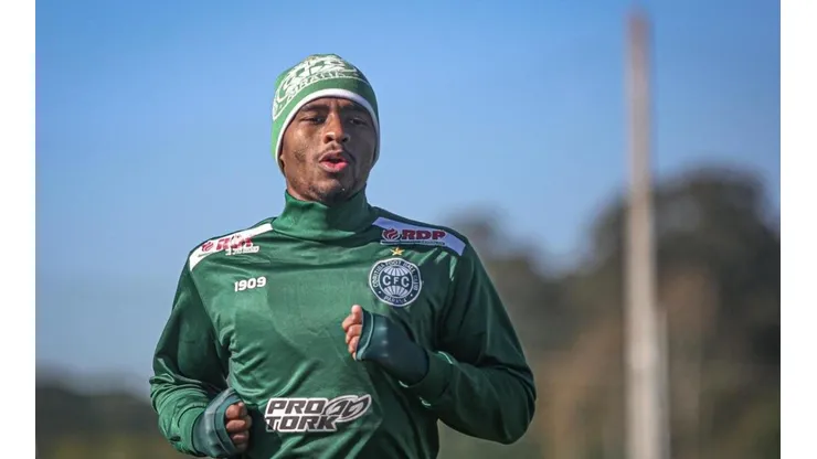 Matheus Sales faz Pelaipe acelerar buscas por um volante no mercado
