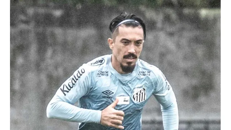 Sem espaço no Santos, Uribe é oferecido ao Sport