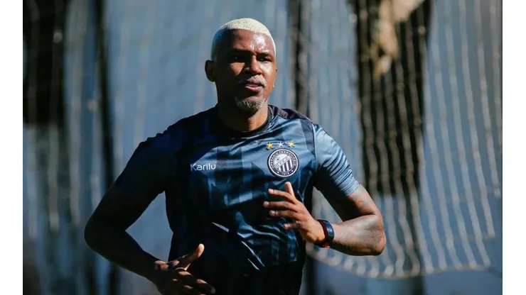Torcida se revolta com interesse do Sport em Douglas Coutinho