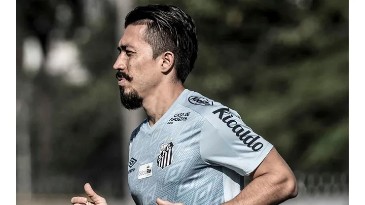 Uribe é oferecido ao Sport e Bivar conversa com Jair Ventura sobre reforços: "Deve chegar"; atacante está de saída do Santos