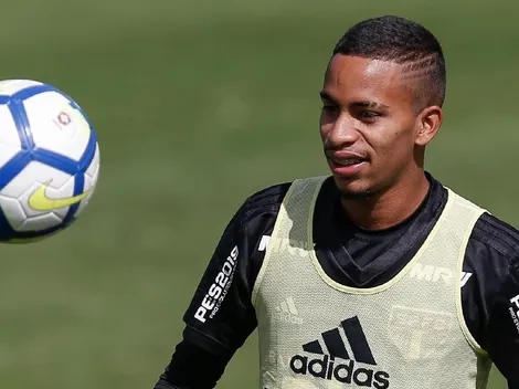 Paulinho Bóia volta a treinar e Diniz define time do São Paulo