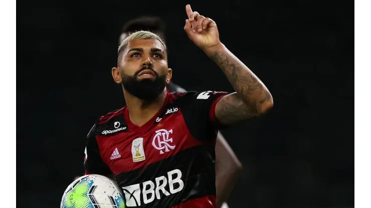 Gabigol passa por exames após reclamar de dores