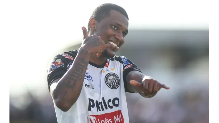 Grêmio aposta fichas em Douglas Coutinho, do Operário