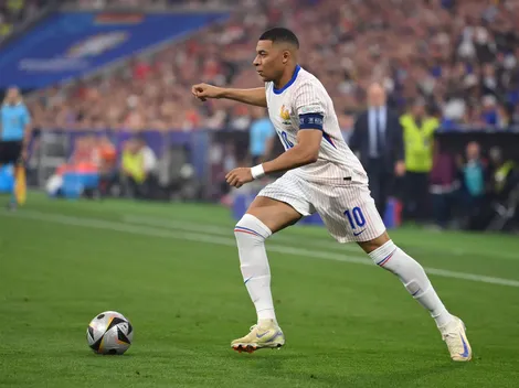 Camisas de Mbappé esgotam nas lojas antes da estreia do craque