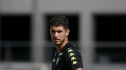 Internacional formaliza proposta Por Pedro Raul