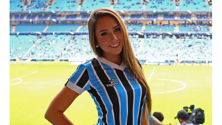 Carol 'corneta' Renato e escala Grêmio