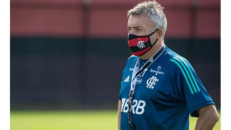 Dome aprova atuação do Flamengo no clássico e pede paciência para diretoria e torcida