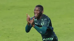 Palmeiras conta com venda de dois atacantes para segurar Patrick de Paula em seu elenco