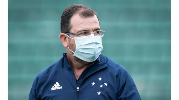 Enderson deixar 'escapar' chegada de reforços no Cruzeiro