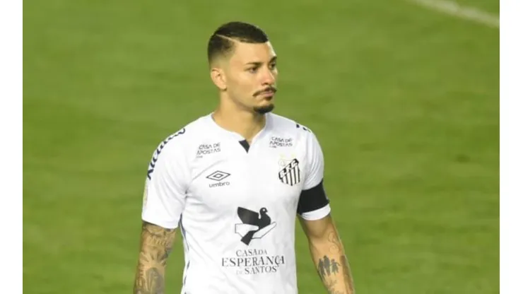 Cuca confirma Alison no "sacrifício" contra o Sport