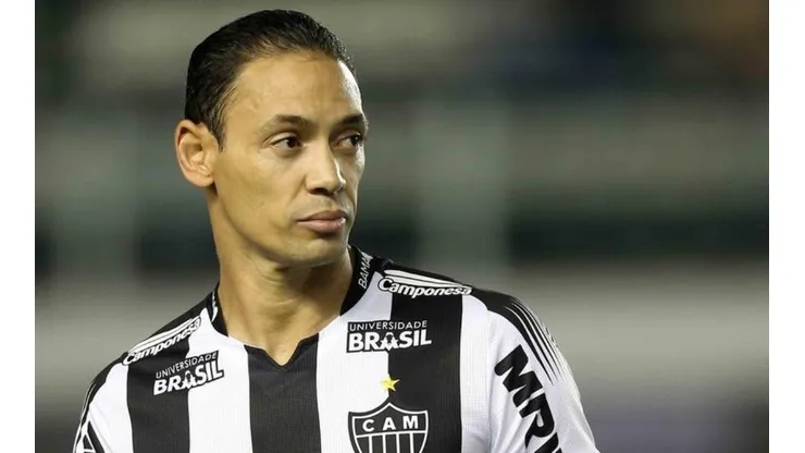 Ricardo Oliveira entra na mira do Grêmio