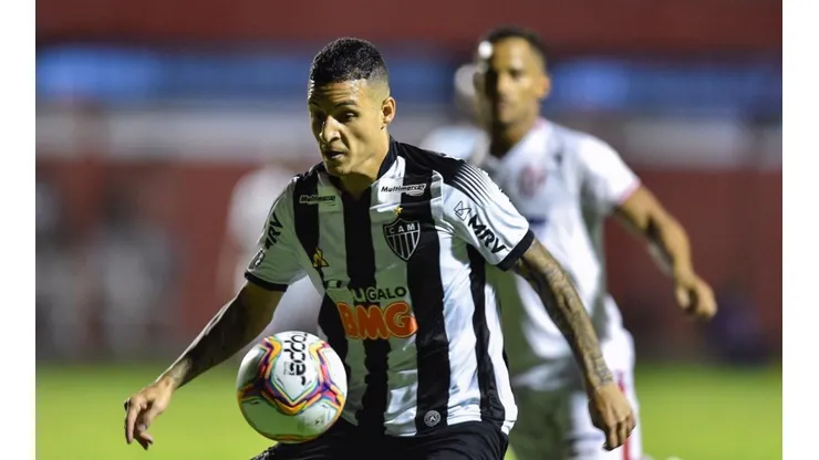 Com Arana de volta ao time titular, Sampaoli escala Atlético com novidades
