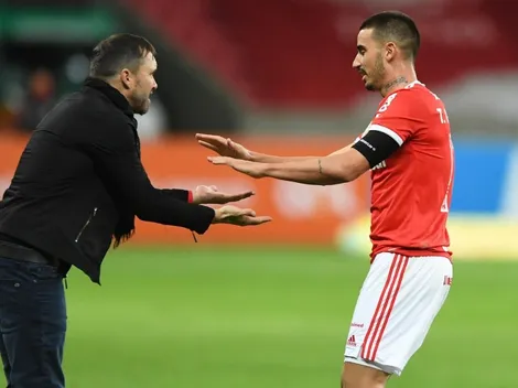 Galhardo e Coudet dedicam vitória do Inter a Paolo Guerrero