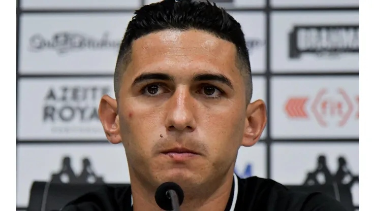 Sport inicia conversas com Danilo Barcelos para a lateral