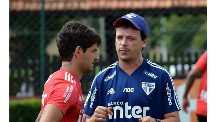 Clima entre Diniz e Pato esquenta e atacante não deve jogar mais pelo São Paulo