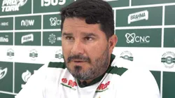 Após nova derrota do Coritiba, Barroca lamenta expulsão no primeiro tempo