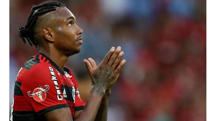Vitinho foi um dos pedidos por Sampaoli.